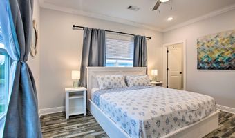 4082 Cardinal St, Bay St. Louis, MS 39520