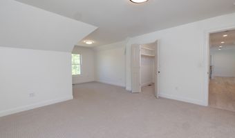 81 Nelson Dr, Burlington, CT 06013