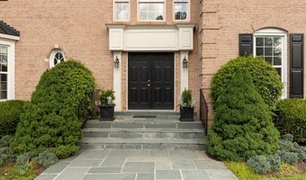 8809 SAUNDERS Ln, Bethesda, MD 20817