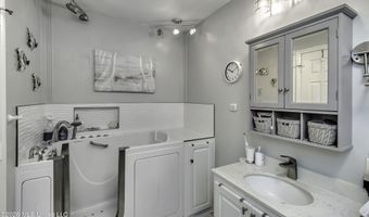 106 Glen Cove Rd, Brandon, MS 39047