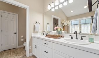 4232 N TERRAVIEW Dr, Appleton, WI 54913