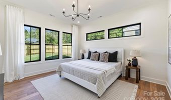 1415 Winston Dr, Charlotte, NC 28205