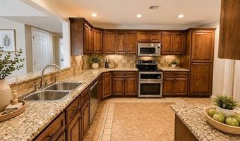2114 Oakglen Dr, Ardmore, OK 73401