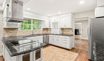 28 Olde Lantern Rd, Bedford, NH 03110