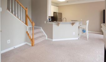 1819 KENWOOD Ave 303, Alexandria, VA 22302