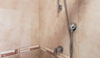 160 Pelican Rd, Middletown, NJ 07748