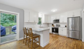 18 Vale Rd, Brookfield, CT 06804