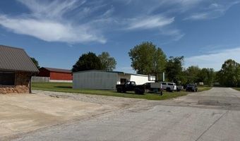 522 Sycamore Ave, Aurora, MO 65605