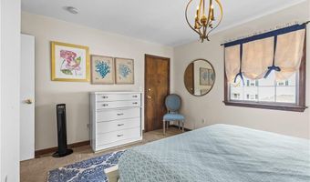 38 Harrison Ave 2, Newport, RI 02840