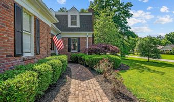 11806 E Arbor Dr, Anchorage, KY 40223