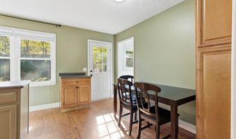 127 Springbrook Dr, Auburn, GA 30011