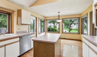 13 Apple Hill Cir, Madison, WI 53717
