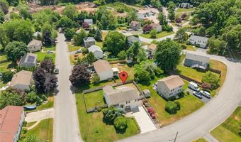 2 Dogwood Dr, Cranston, RI 02921