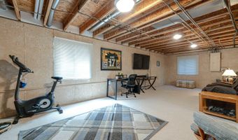 2 Tiverton Ct, Algonquin, IL 60102