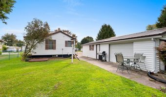 285 Division St, Algoma, WI 54201