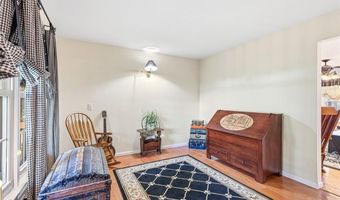 11 Southbury Rd, Cumberland, RI 02864