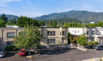 545 A St, Ashland, OR 97520