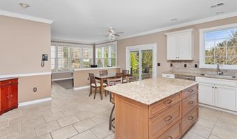 16 Heritage Dr, Allentown, NJ 08501