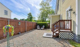 50 Brookdale Ave, Cranston, RI 02921