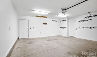 15 Kaylor Dr, Arden, NC 28704