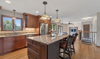 441 Walnut Ln, Apple Valley, MN 55124