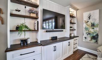 715 Edgewater Dr, Amherst, NY 14228