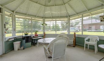 8463 Schubert Ave NE, Alliance, OH 44601