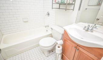 637 3RD St NE 101, Washington, DC 20002