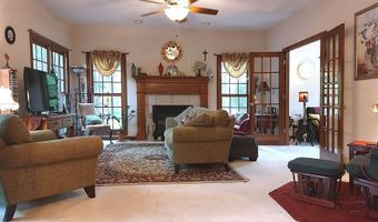 7260 Edgewood Ln, Athens, OH 45701