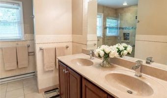 910 N 12th St, Allentown, PA 18102