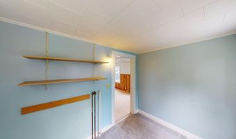 46 Crest Ave, Auburn, ME 04210