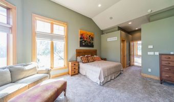 7980 NE 27th Ave, Altoona, IA 50009