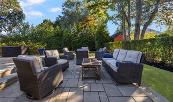 129 RUGGLES Ave, Newport, RI 02840