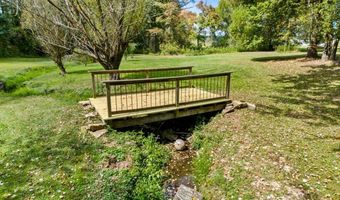 203 Edgewood St, Ballard, WV 24918