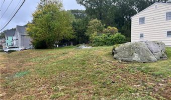 2 Cobble Hill Rd, Lincoln, RI 02865