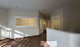 3 Inspiration Ln 5, Chester, CT 06412