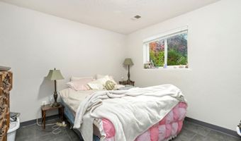 2119 E 11TH St, Cheyenne, WY 82001