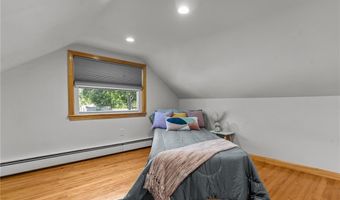 72 Windsor Park Dr, Coventry, RI 02816