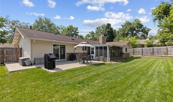 486 Ironwood Dr, Ballwin, MO 63011