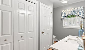 6 Cathedral Ct, Cumberland, RI 02864