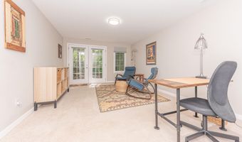609 Ridgewood Ct, Ann Arbor, MI 48103