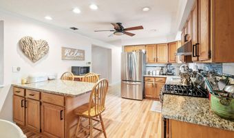 19 Elm St, Beachwood, NJ 08722