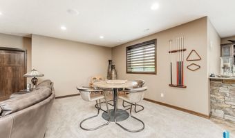 305 S Heritage Rd, Brandon, SD 57005