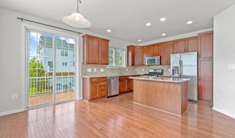 43247 LOUDOUN RESERVE Dr, Ashburn, VA 20148
