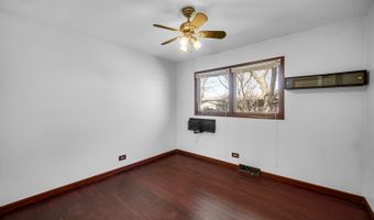 661 W Saint Aubin Dr, Addison, IL 60101
