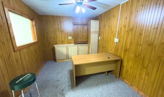 518 3rd Ave, Alton, KS 67623