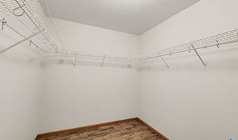 2051 Arbor Rdg, Brookings, SD 57006