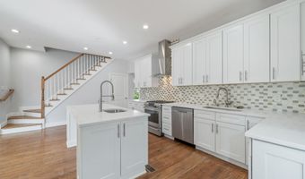 829 AVENUE C, Bayonne, NJ 07002