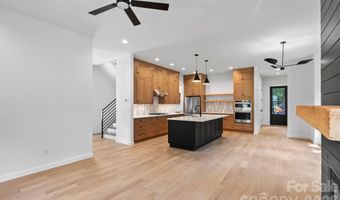 31 Grindstaff Dr, Asheville, NC 28803