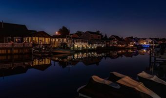 96 Windjammer Ct, Bayville, NJ 08721